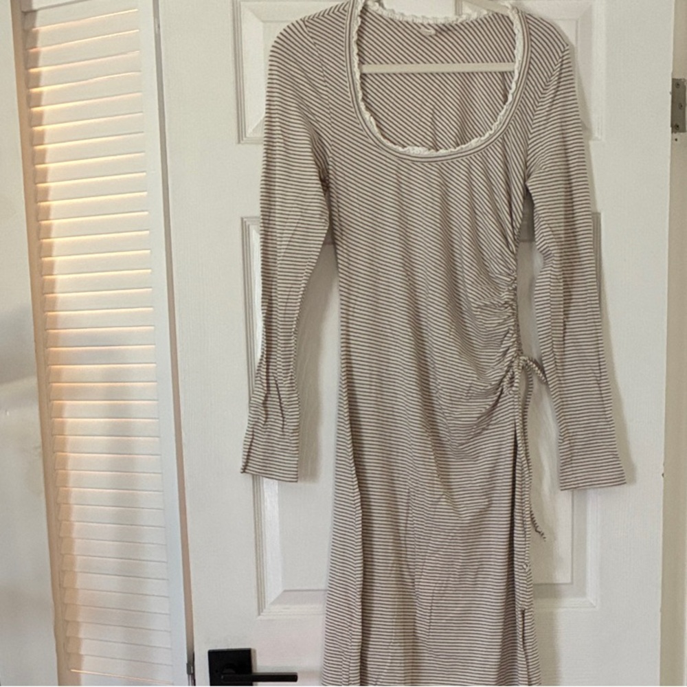 Striped Long Sleeve cozy leisure Maxi Dress brand new without tag!